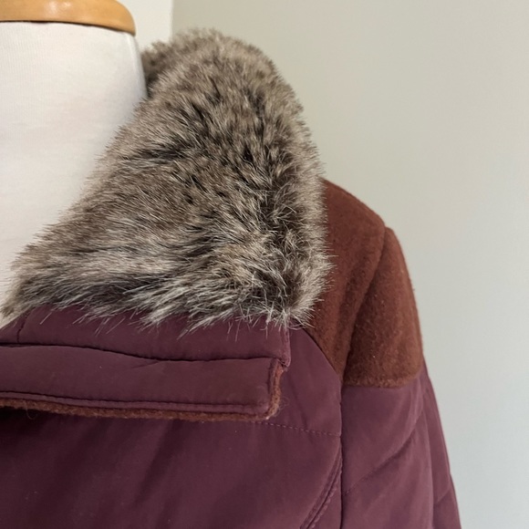 Carve Designs Ventura Puffer jacket w/ faux fur collar zip front pockets size S - Picture 5 of 16